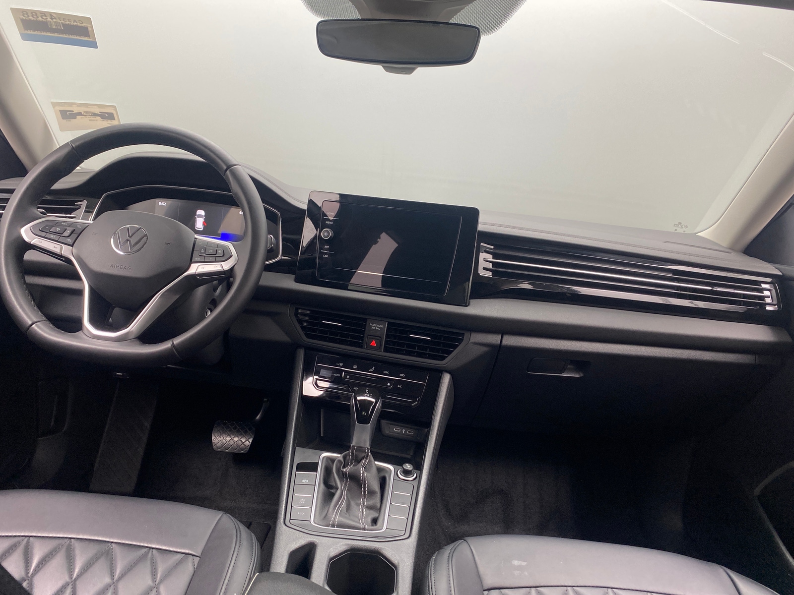 Thumbnail: 2025 Volkswagen Jetta - 3