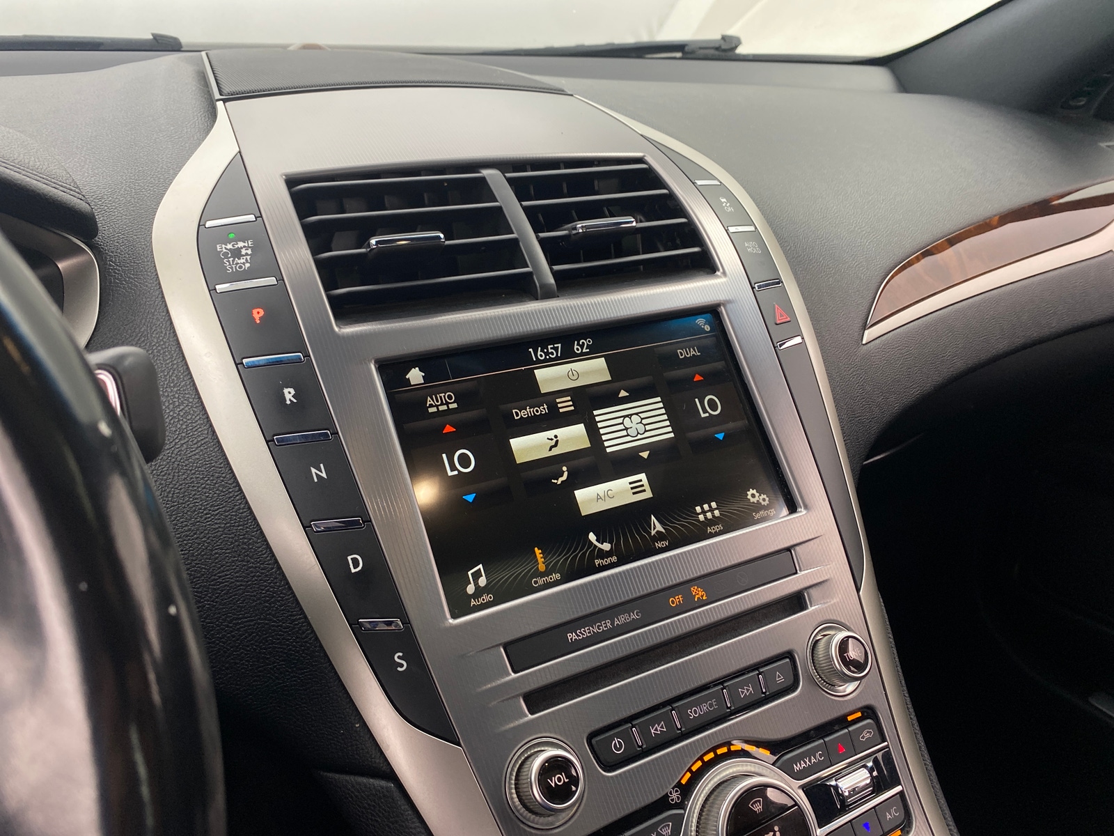 Thumbnail: 2018 Lincoln MKZ - 3