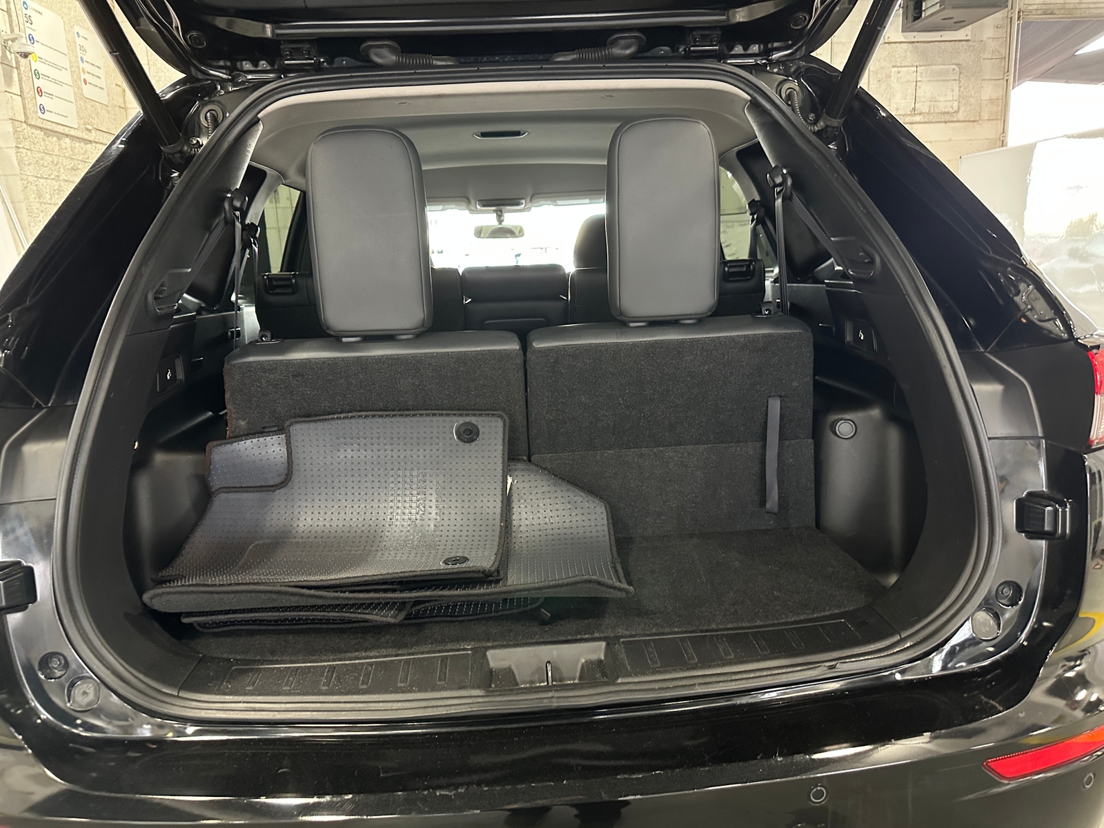 Thumbnail: 2024 Mitsubishi Outlander - 6