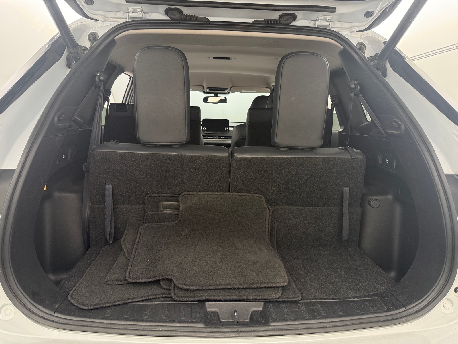 Thumbnail: 2024 Mitsubishi Outlander - 6