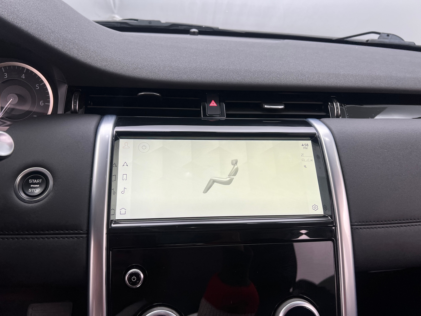 Thumbnail: 2023 Land Rover Discovery Sport - 3