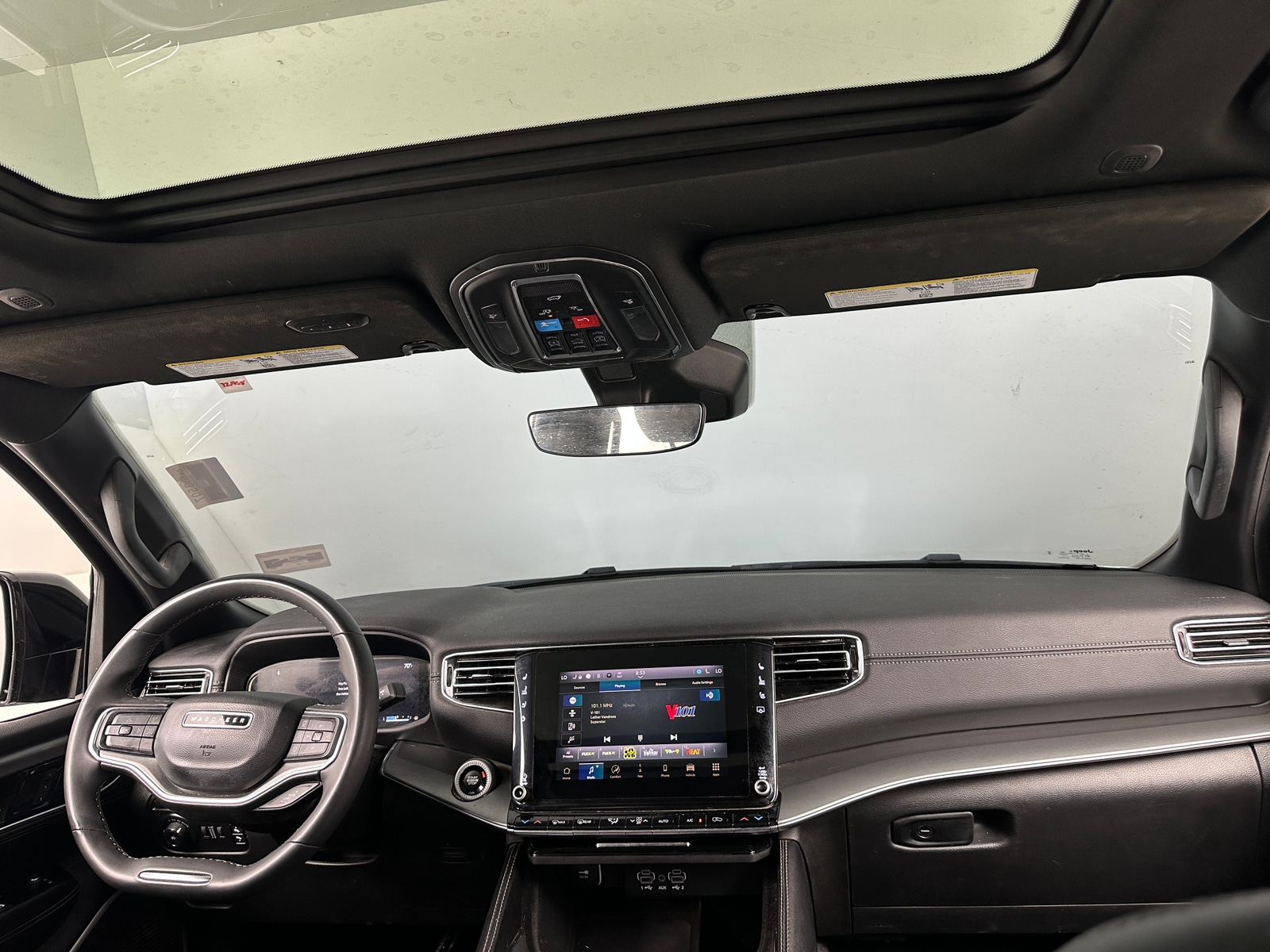 Thumbnail: 2023 Jeep Wagoneer - 2