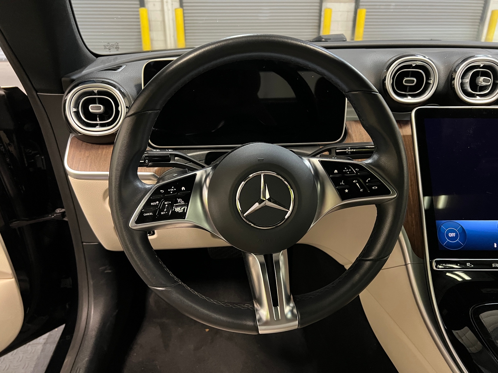 Thumbnail: 2025 Mercedes-Benz CLE - 4