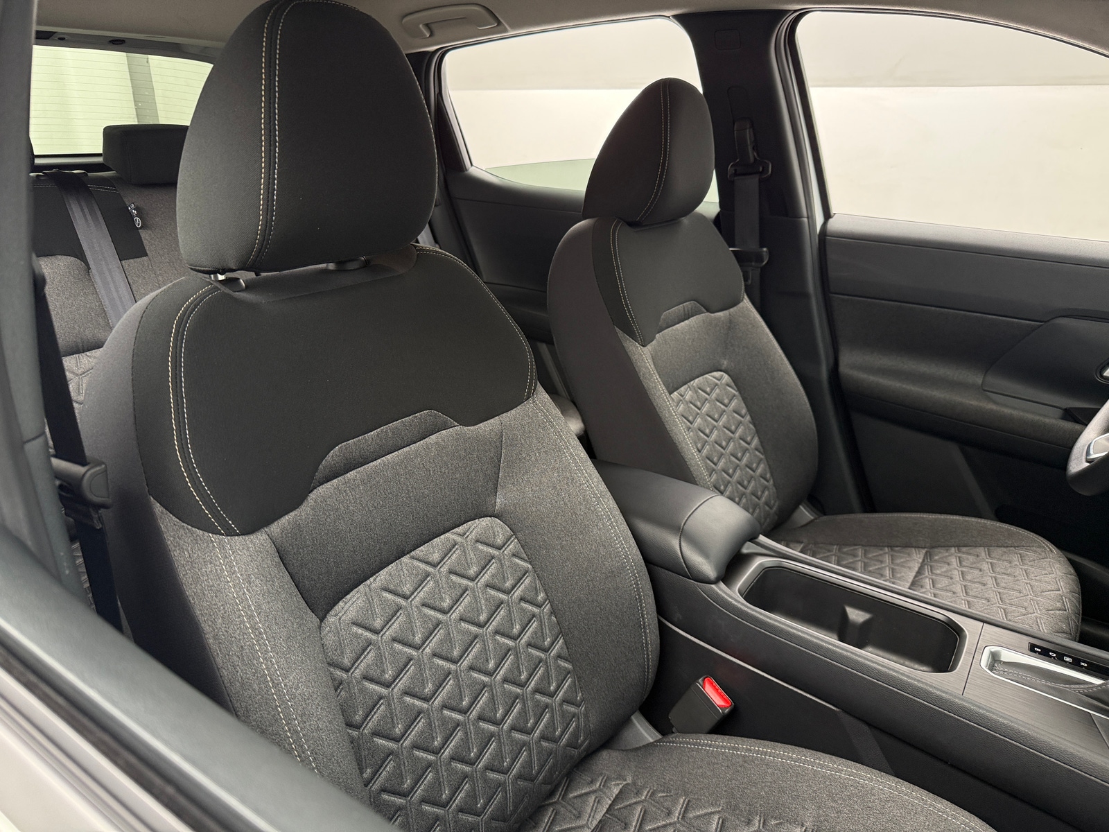 Thumbnail: 2025 Nissan Kicks - 2