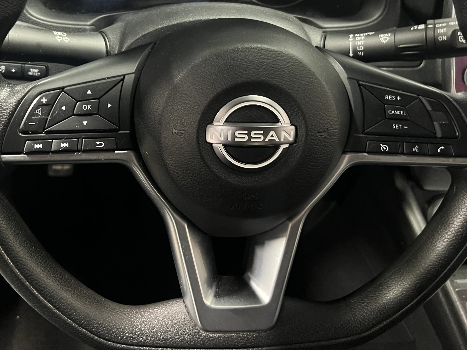 Thumbnail: 2023 Nissan Leaf - 5