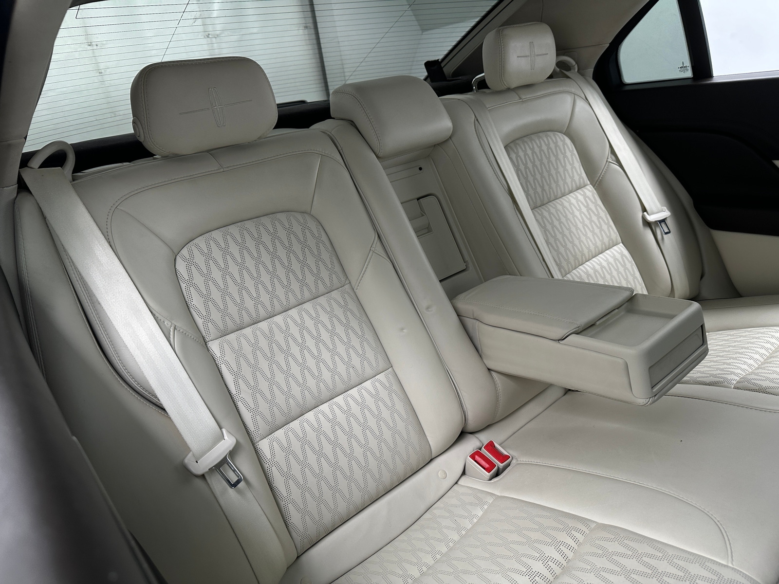 Thumbnail: 2018 Lincoln Continental - 5