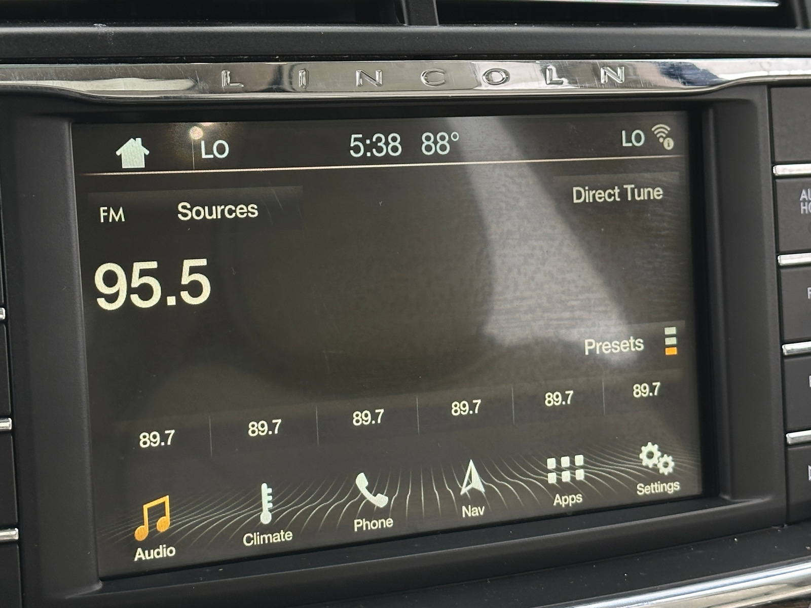 Thumbnail: 2018 Lincoln Continental - 3