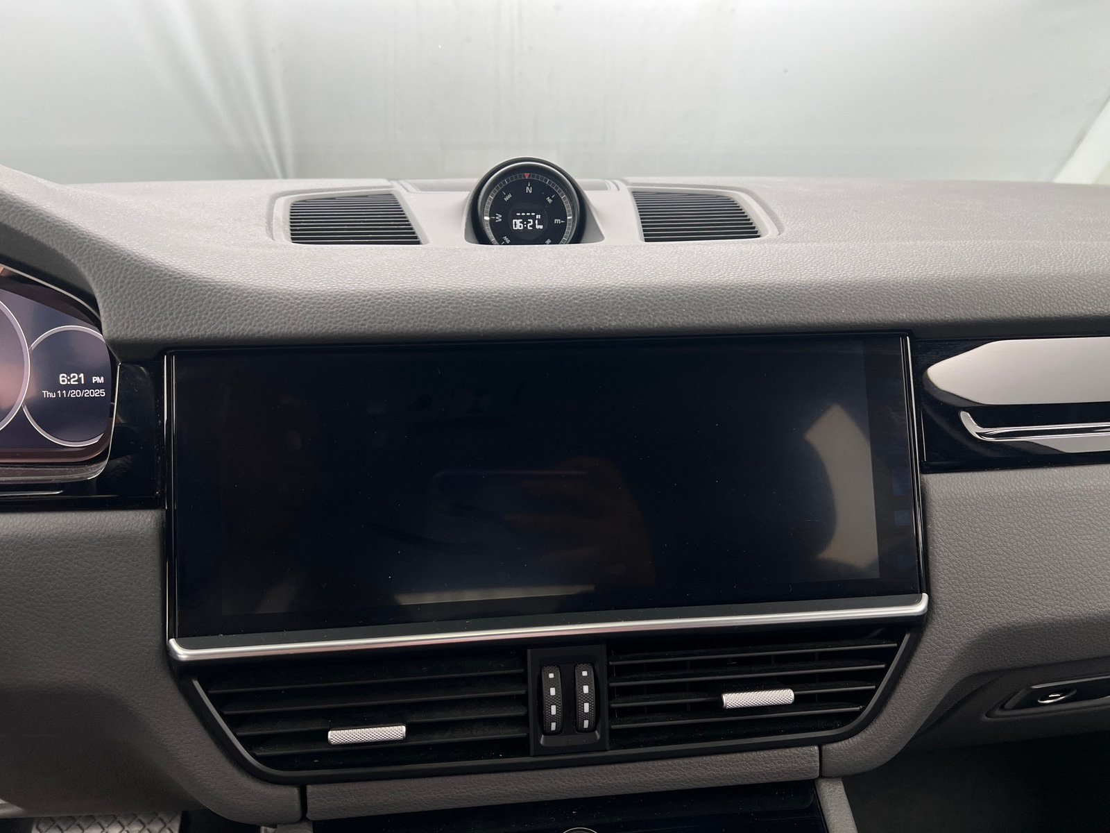 Thumbnail: 2019 Porsche Cayenne - 3