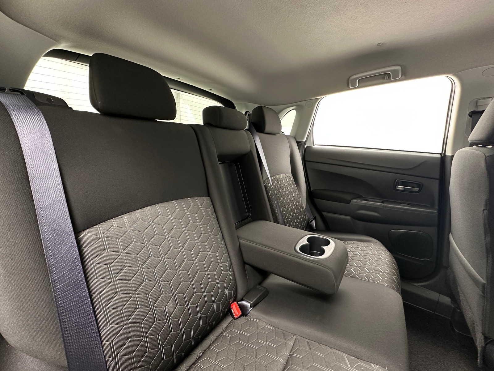 Thumbnail: 2024 Mitsubishi Outlander Sport - 6