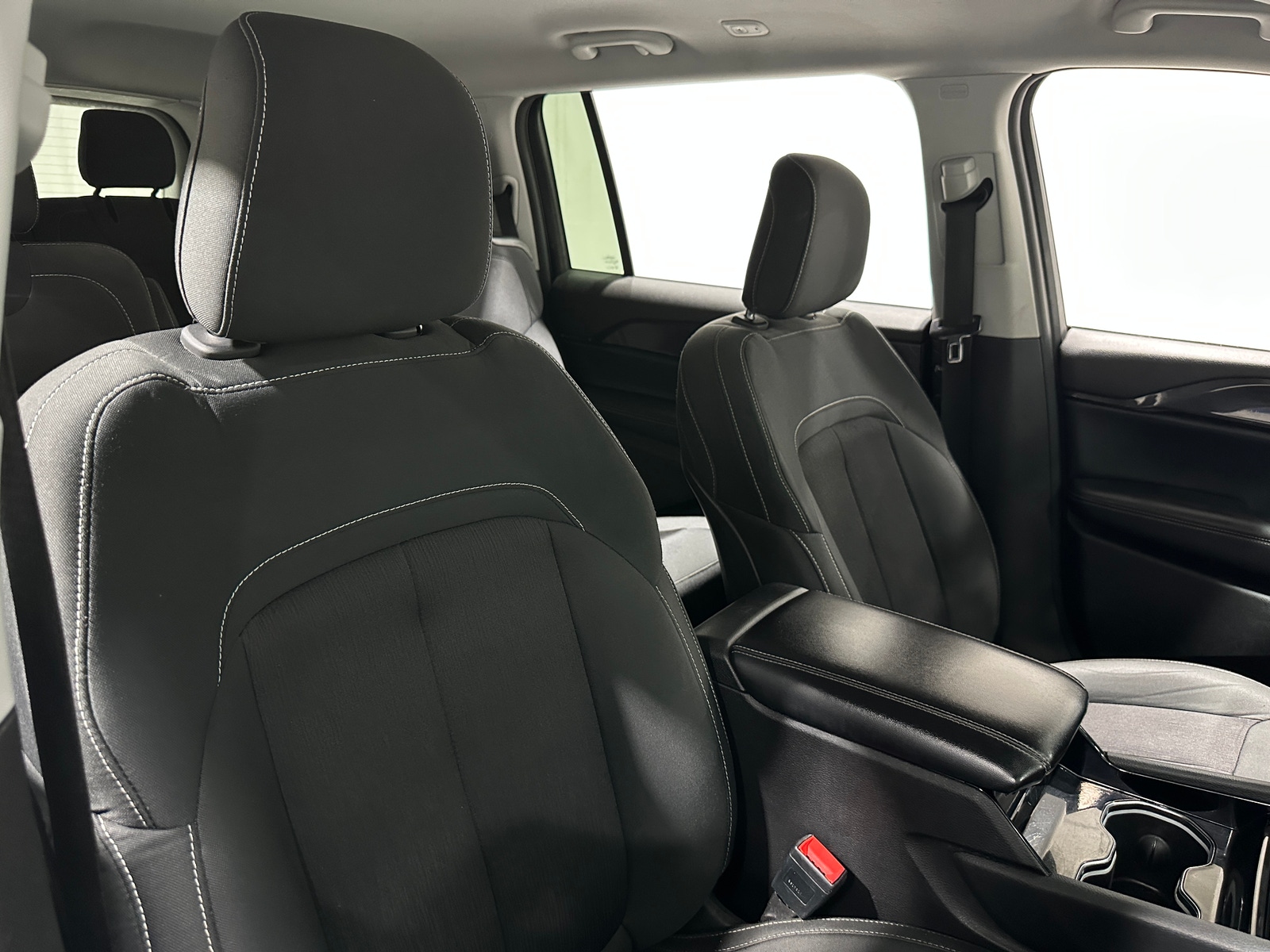 Thumbnail: 2022 Jeep Grand Cherokee L - 2