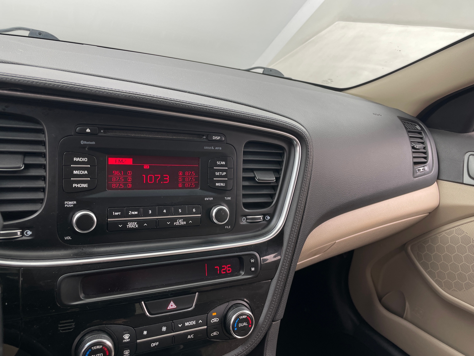 Thumbnail: 2015 Kia Optima - 3