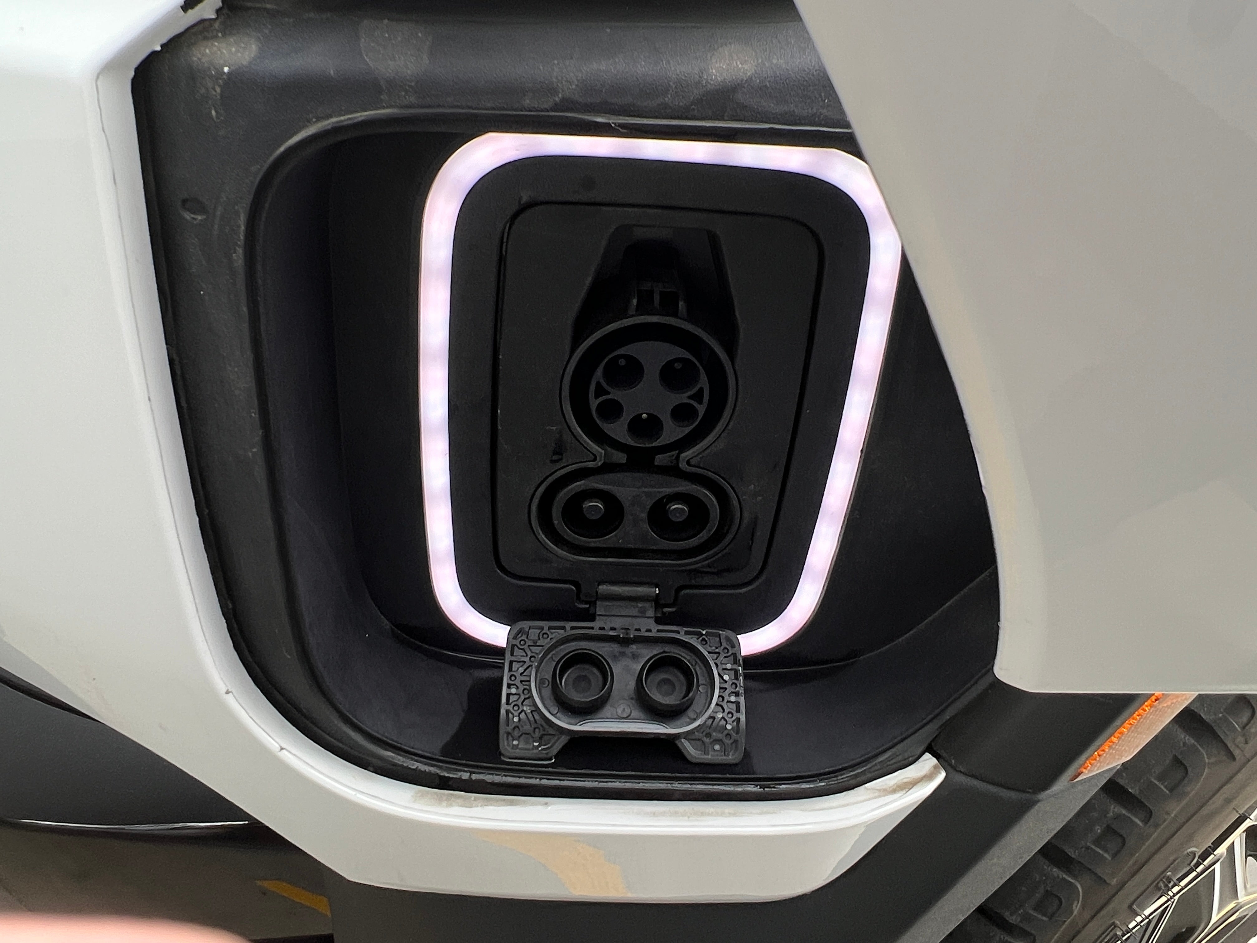 Used 2022 Rivian R1T Launch Edition with VIN 7FCTGAAL9NN001921 for sale in Oak Creek, WI