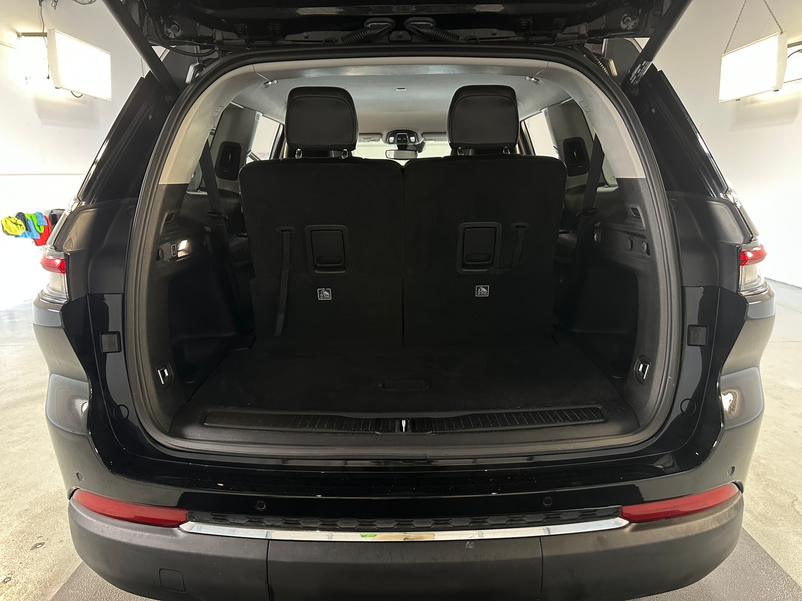 Thumbnail: 2023 Jeep Grand Cherokee L - 6