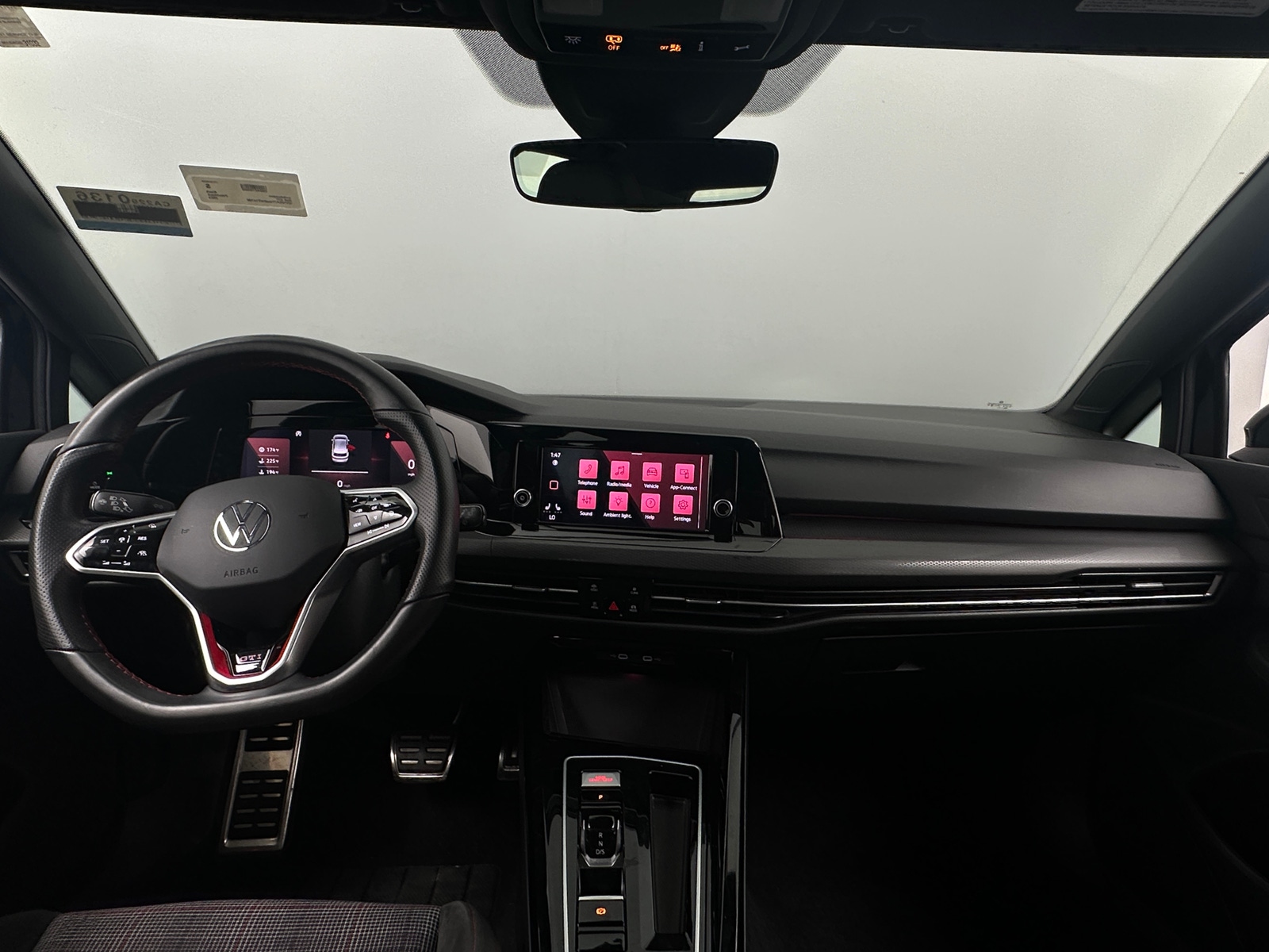 Thumbnail: 2024 Volkswagen Golf - 3