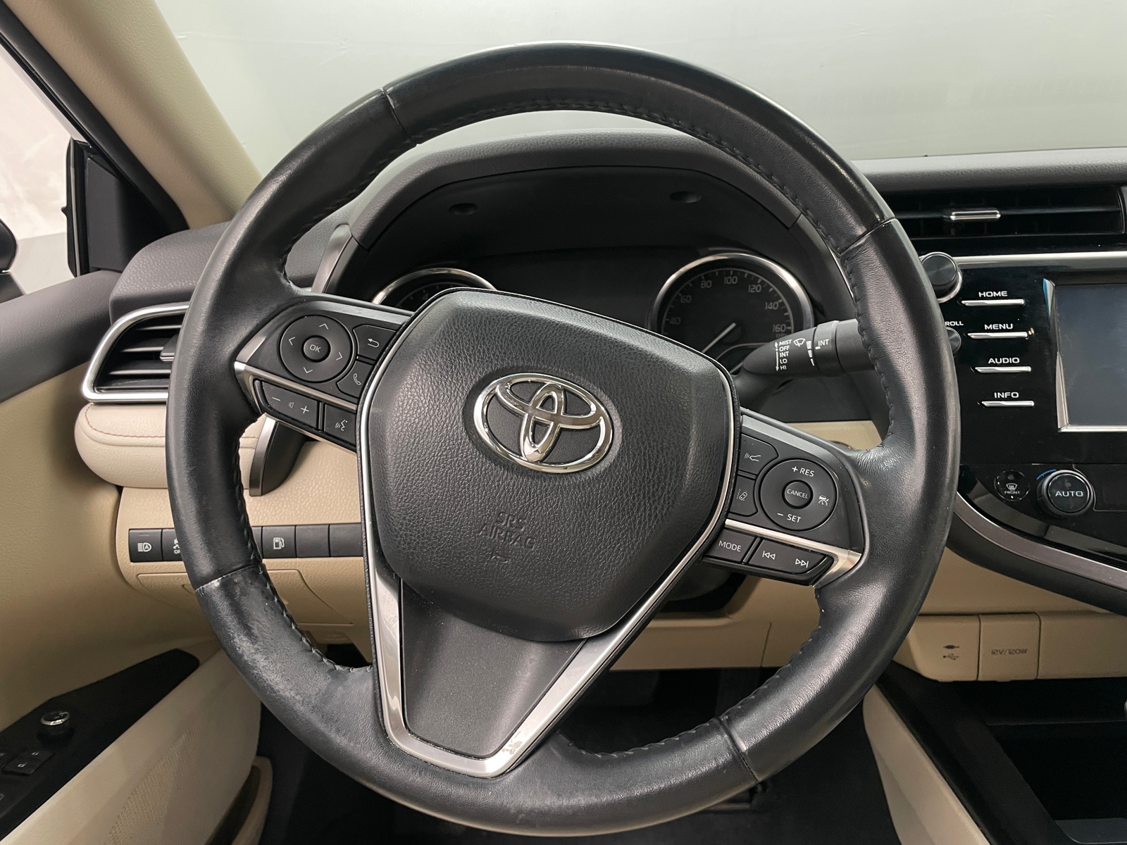 Thumbnail: 2018 Toyota Camry - 4