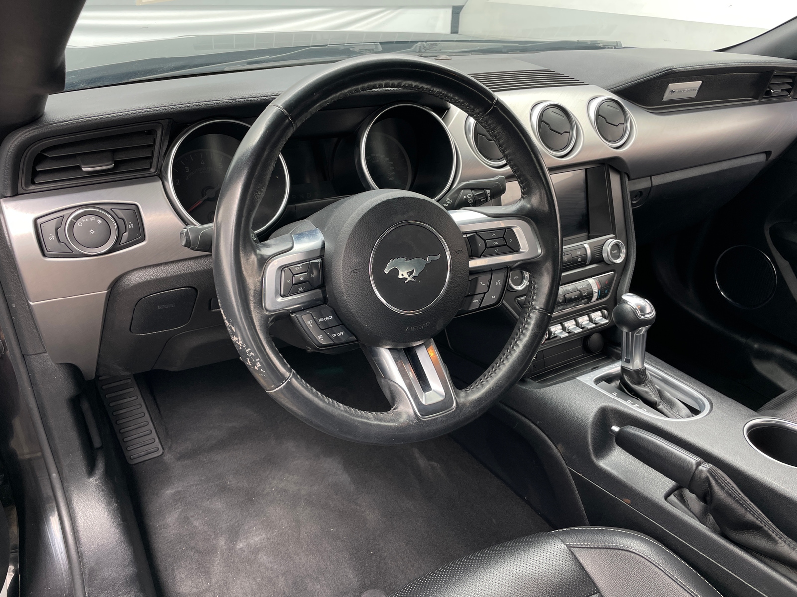 Thumbnail: 2022 Ford Mustang - 4