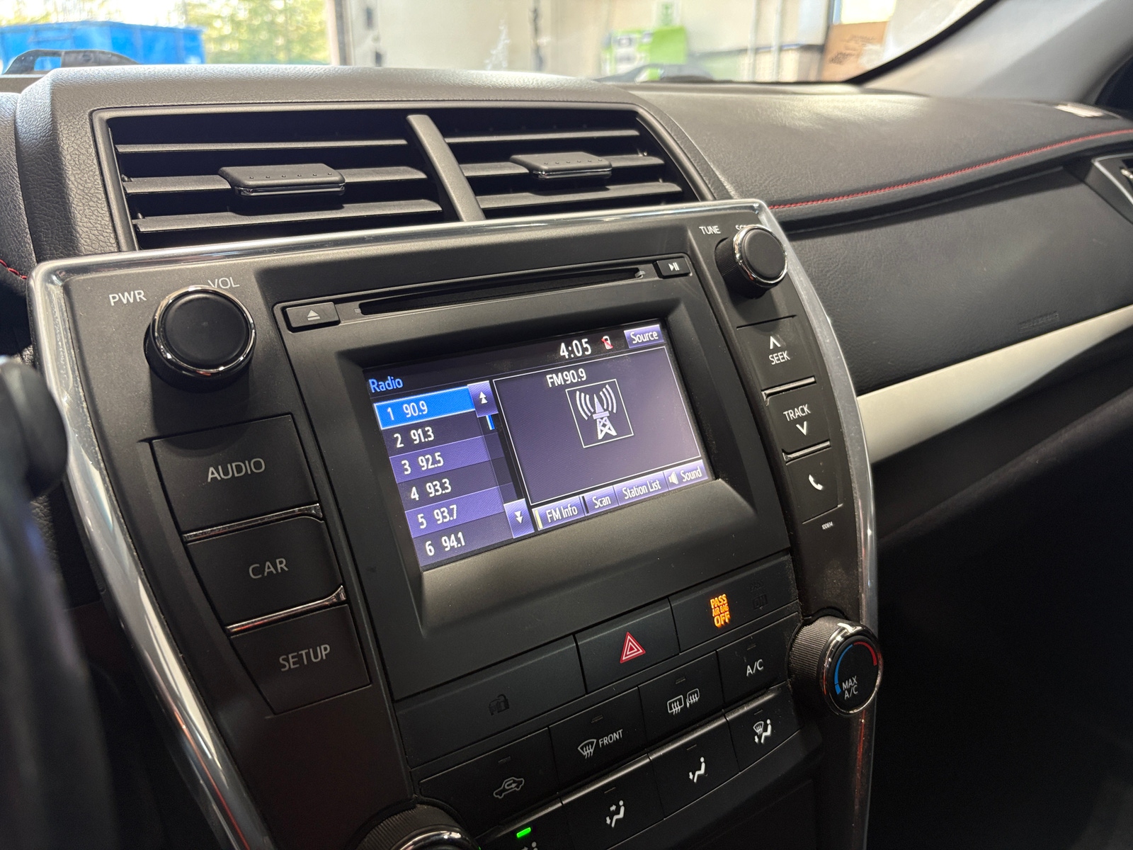 Thumbnail: 2017 Toyota Camry - 4