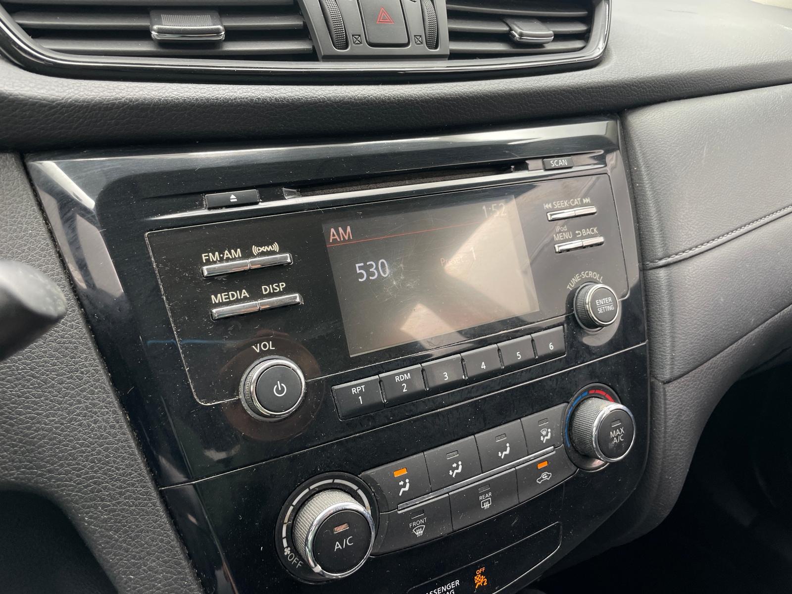 Thumbnail: 2017 Nissan Rogue - 4