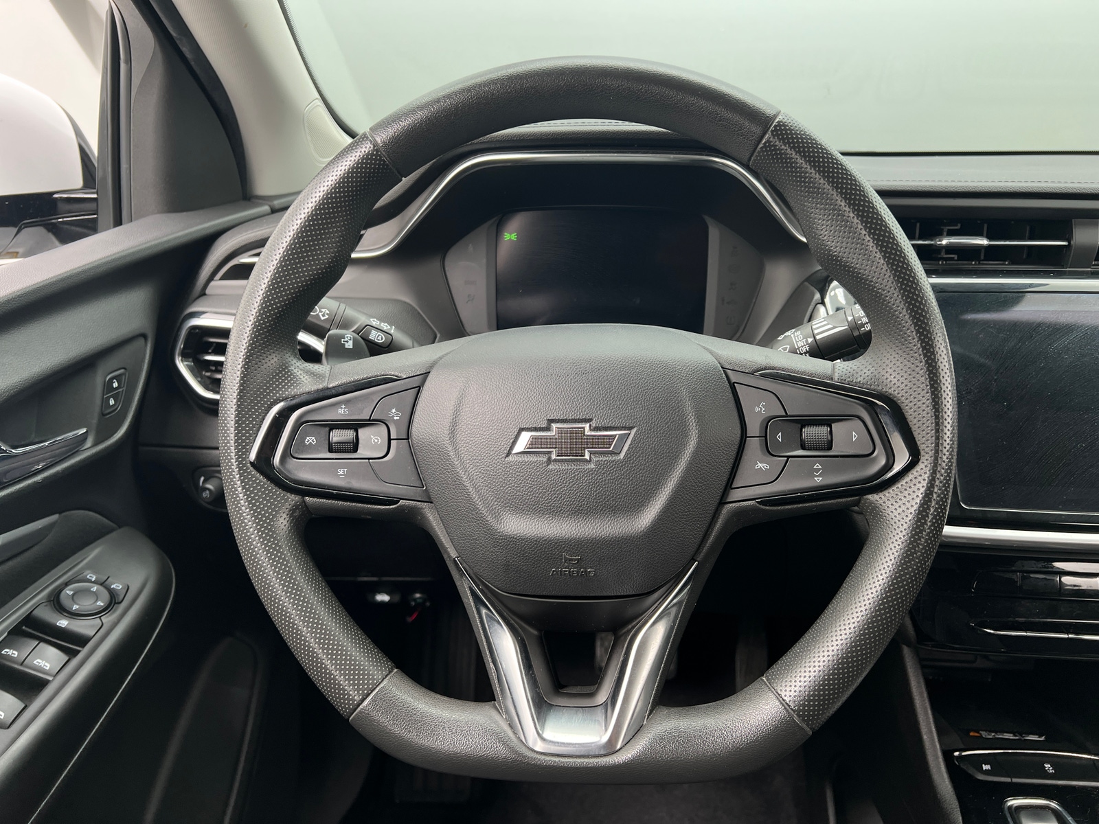 Thumbnail: 2023 Chevrolet Bolt EUV - 5