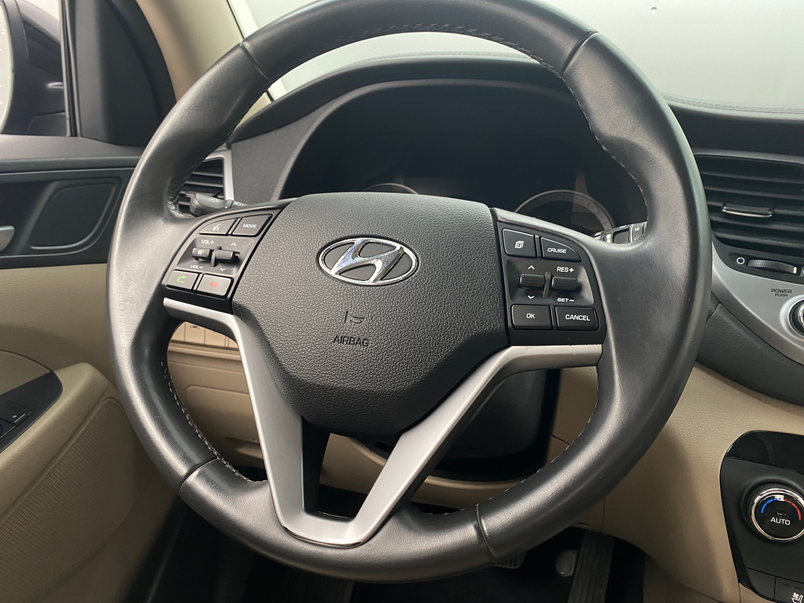 Thumbnail: 2016 Hyundai Tucson - 4