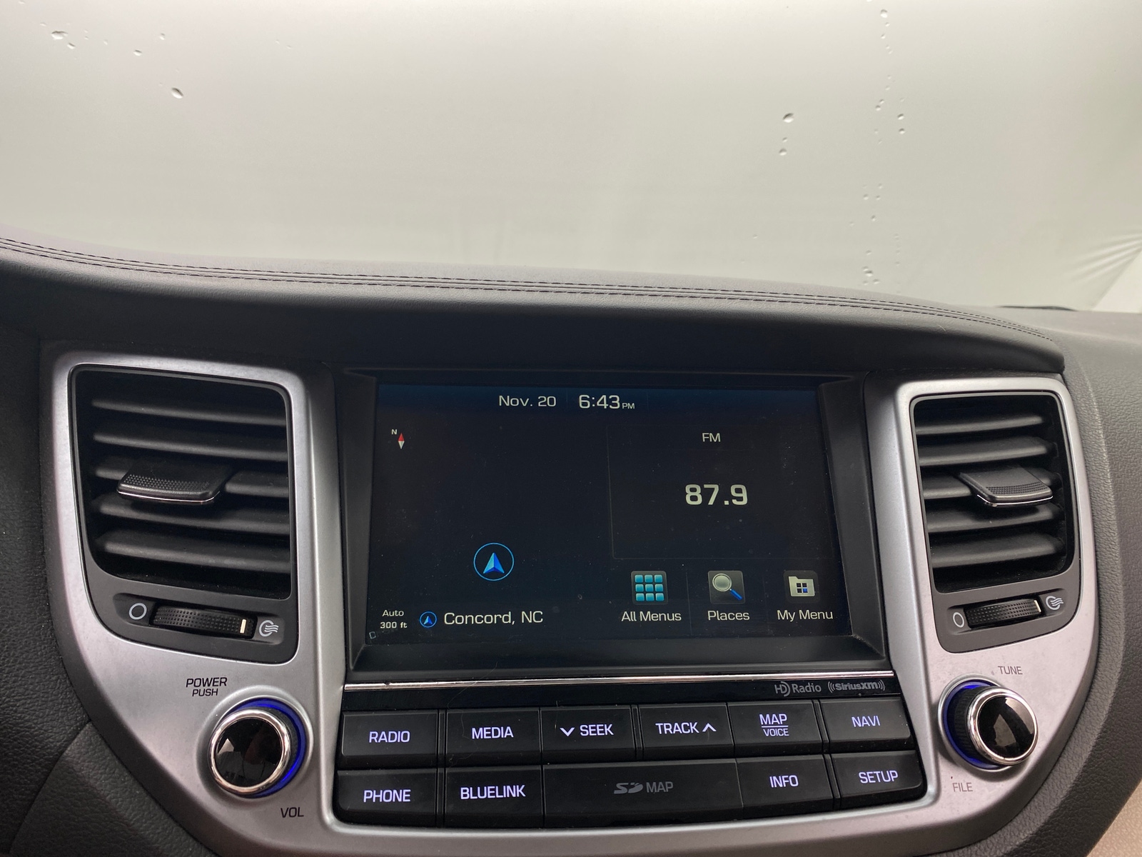 Thumbnail: 2016 Hyundai Tucson - 3