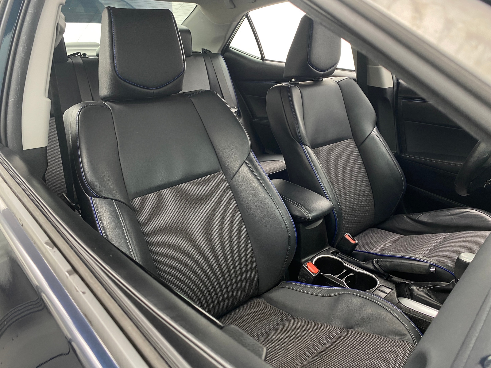 Thumbnail: 2017 Toyota Corolla - 2