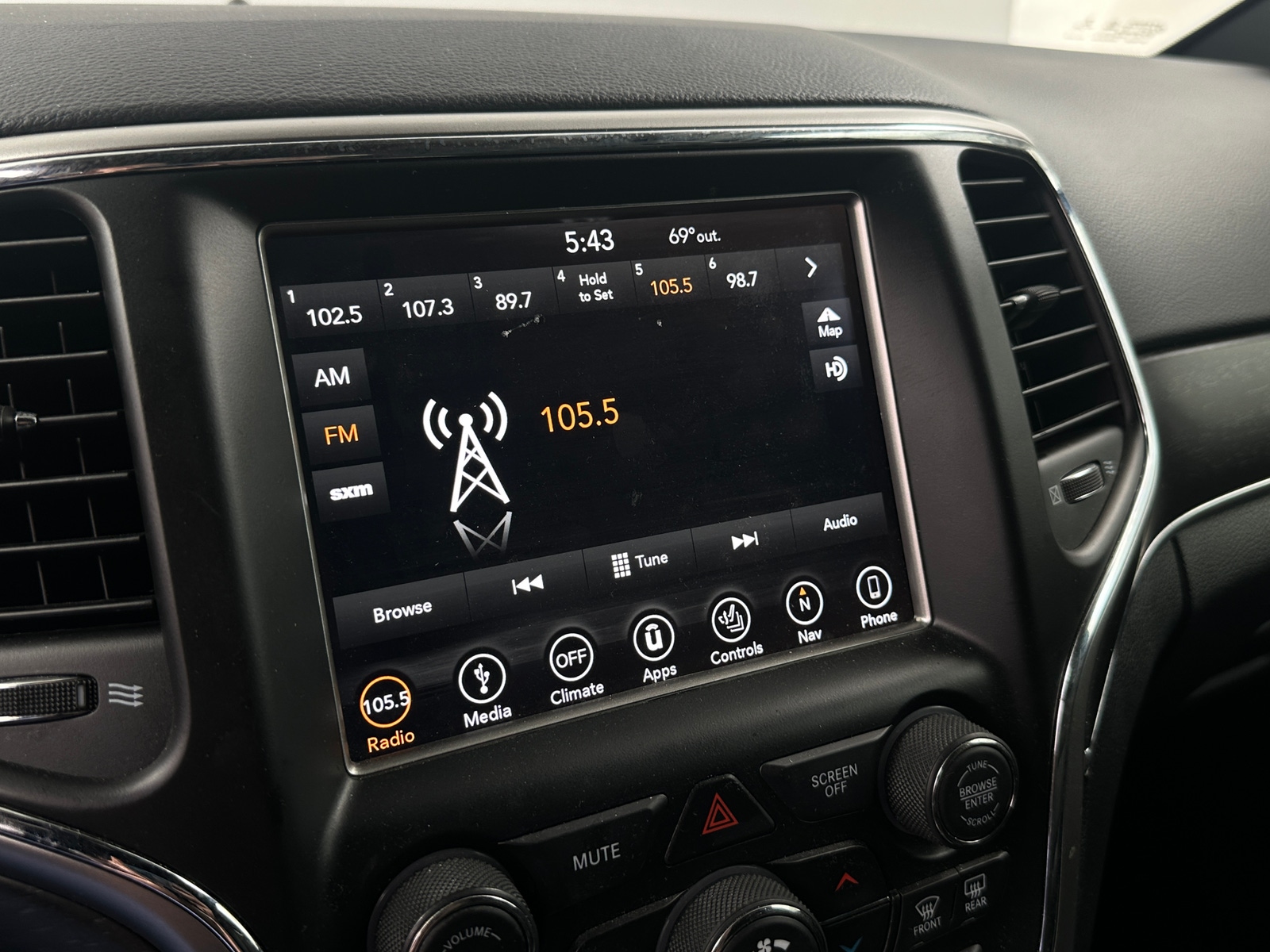 Thumbnail: 2018 Jeep Grand Cherokee - 3