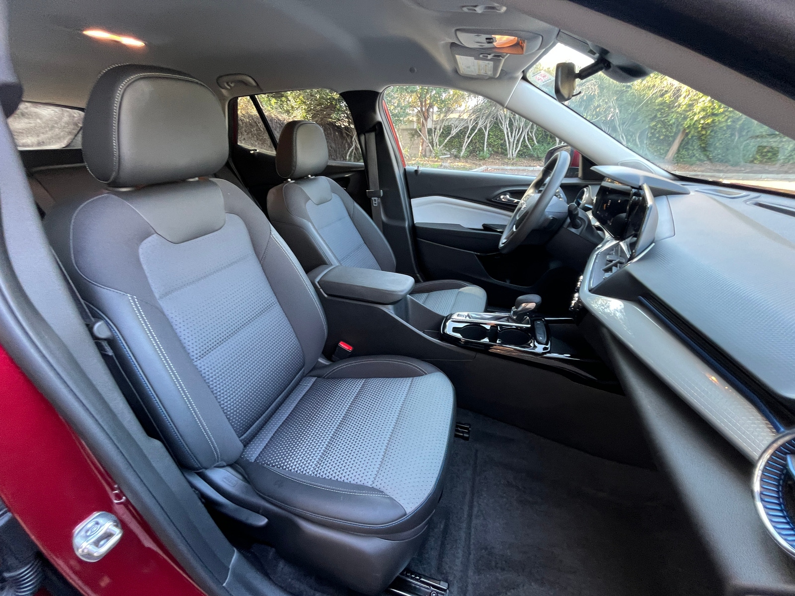 Thumbnail: 2025 Chevrolet Trax - 2