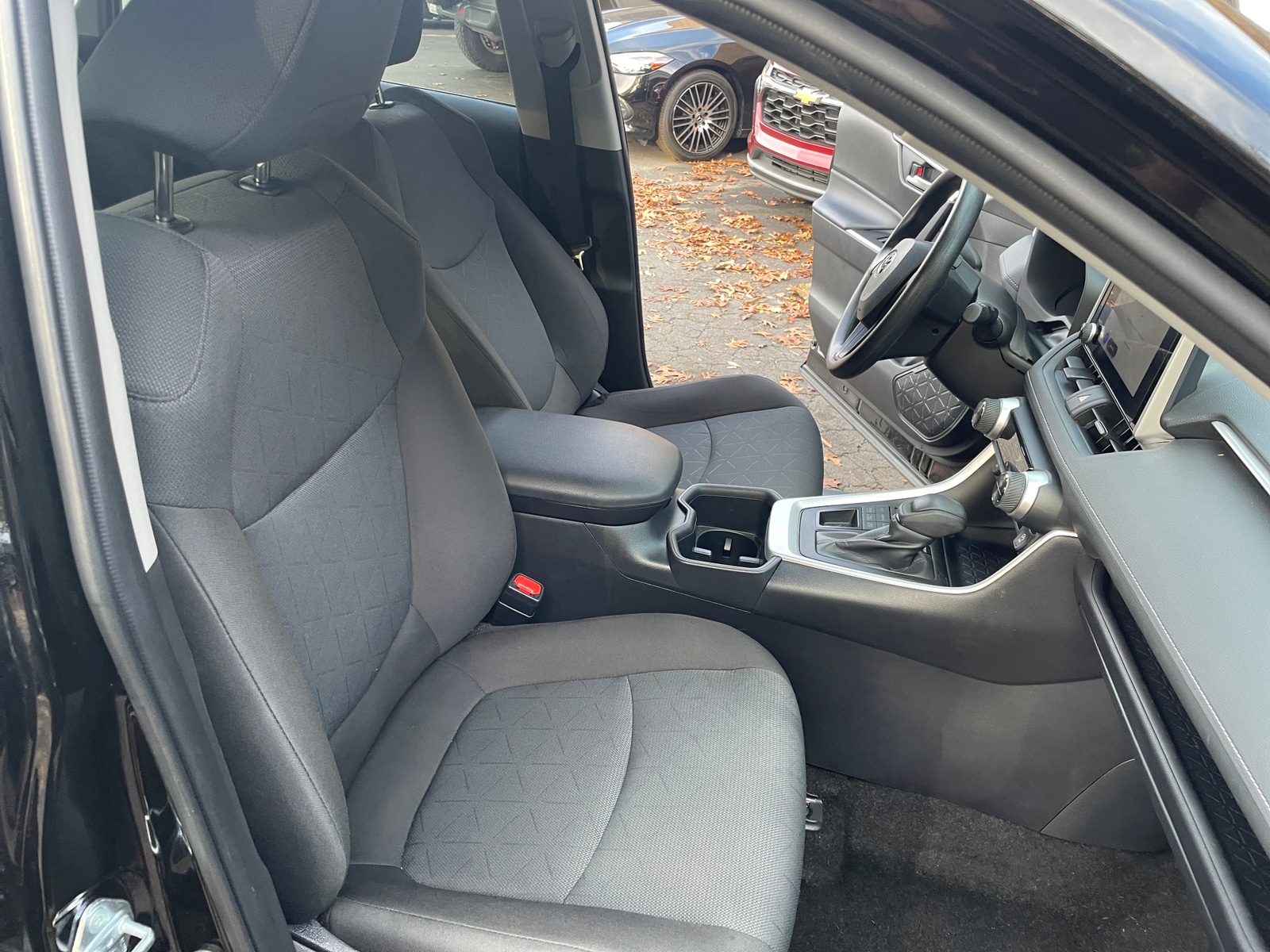 Thumbnail: 2025 Toyota RAV4 - 2