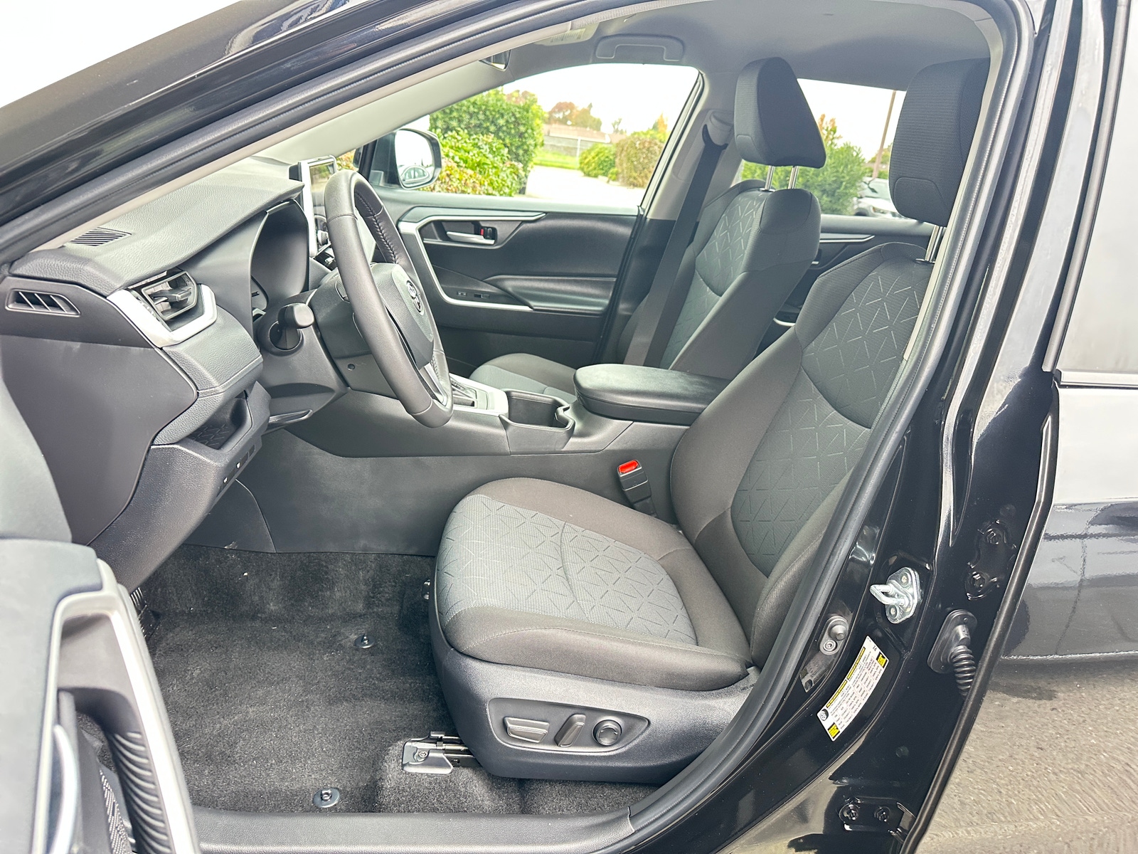 Thumbnail: 2025 Toyota RAV4 - 2