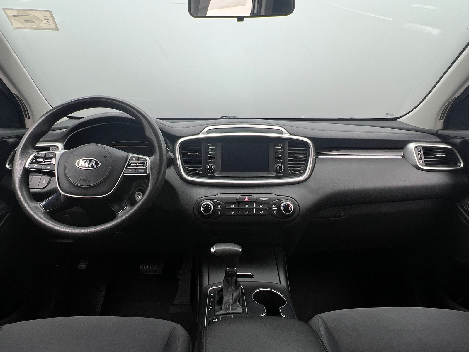 Thumbnail: 2019 Kia Sorento - 3