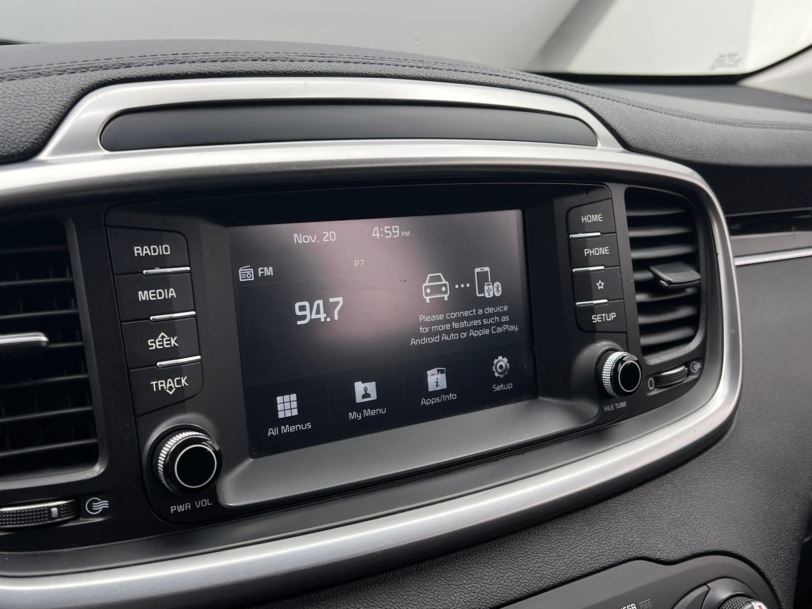 Thumbnail: 2019 Kia Sorento - 4