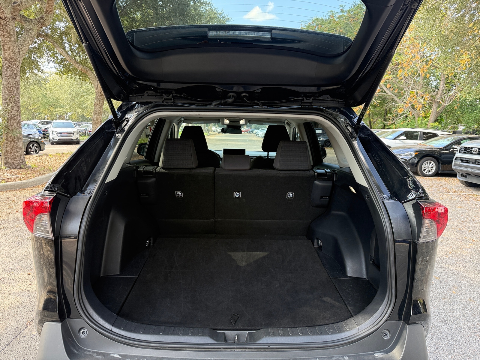 Thumbnail: 2025 Toyota RAV4 - 6