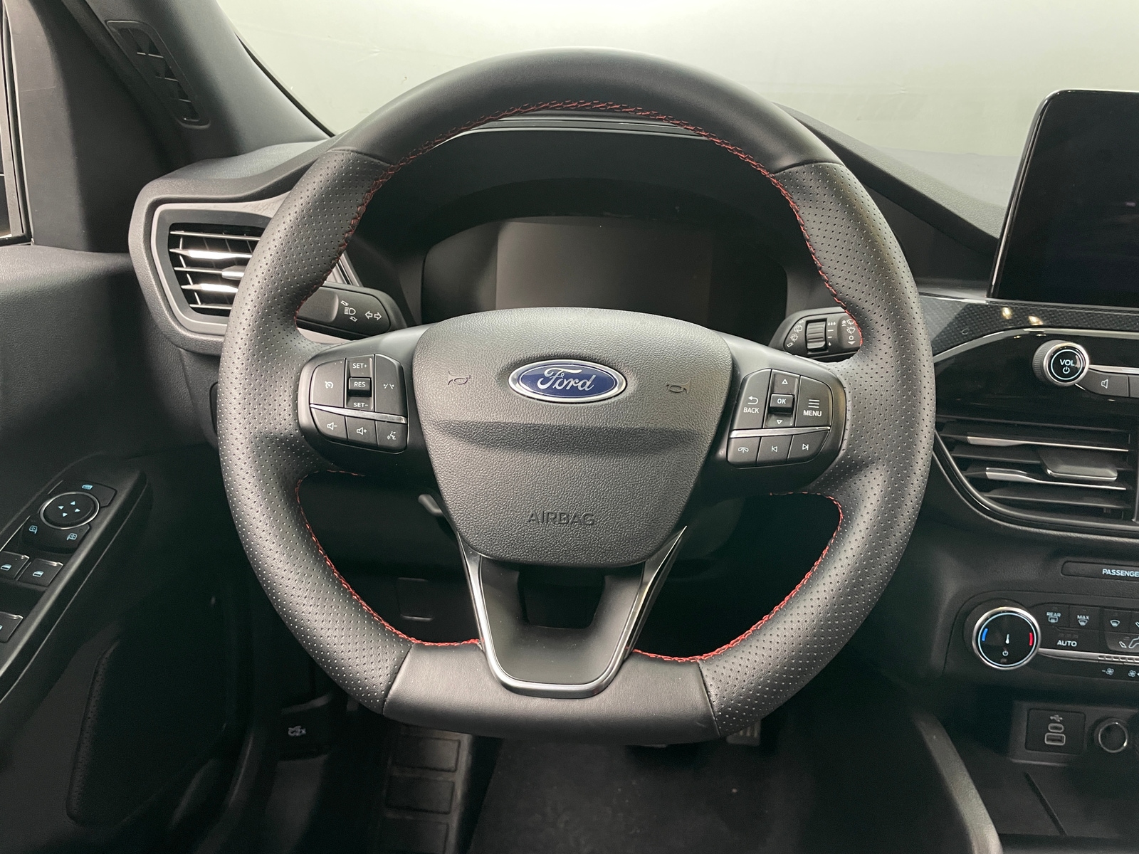 Thumbnail: 2025 Ford Escape - 4