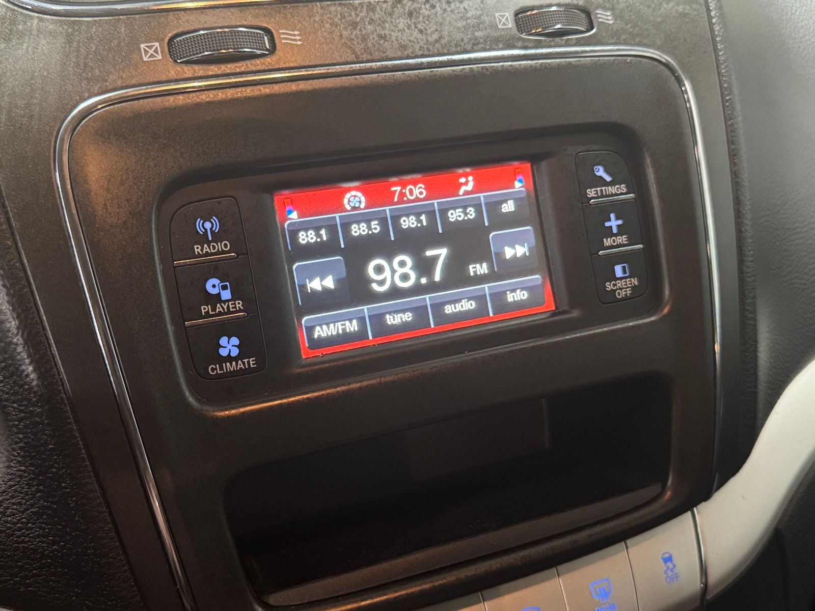 Thumbnail: 2018 Dodge Journey - 4