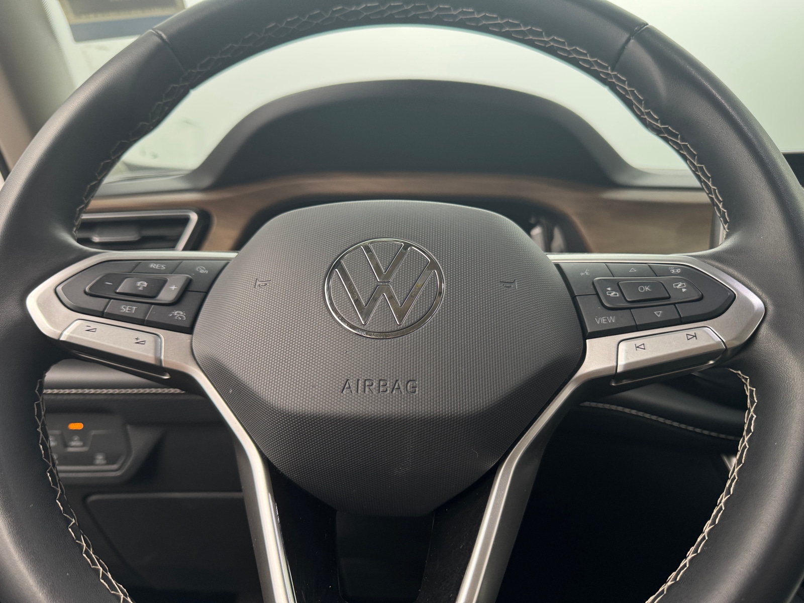 Thumbnail: 2024 Volkswagen Atlas - 4