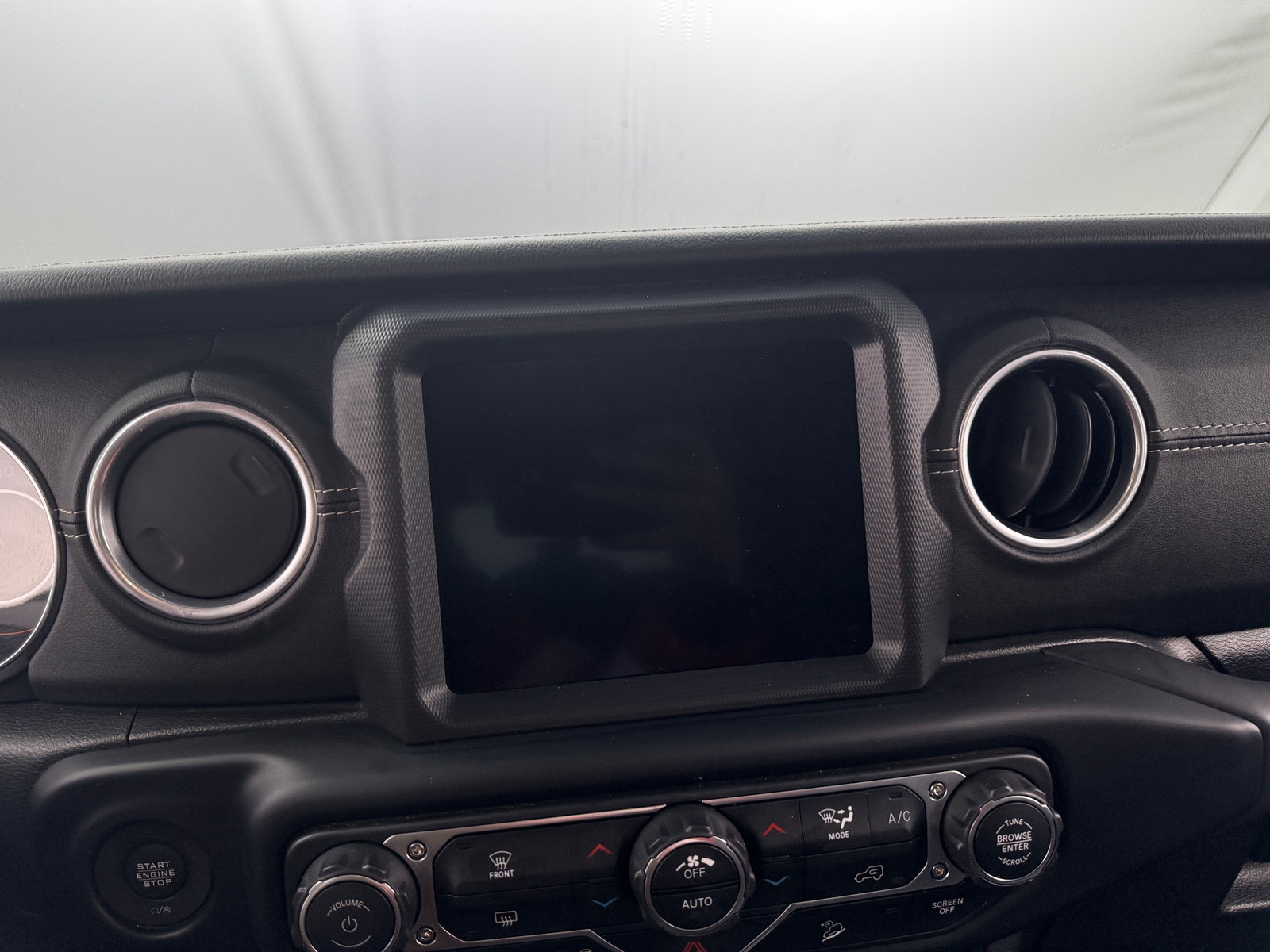 Thumbnail: 2019 Jeep Wrangler - 3