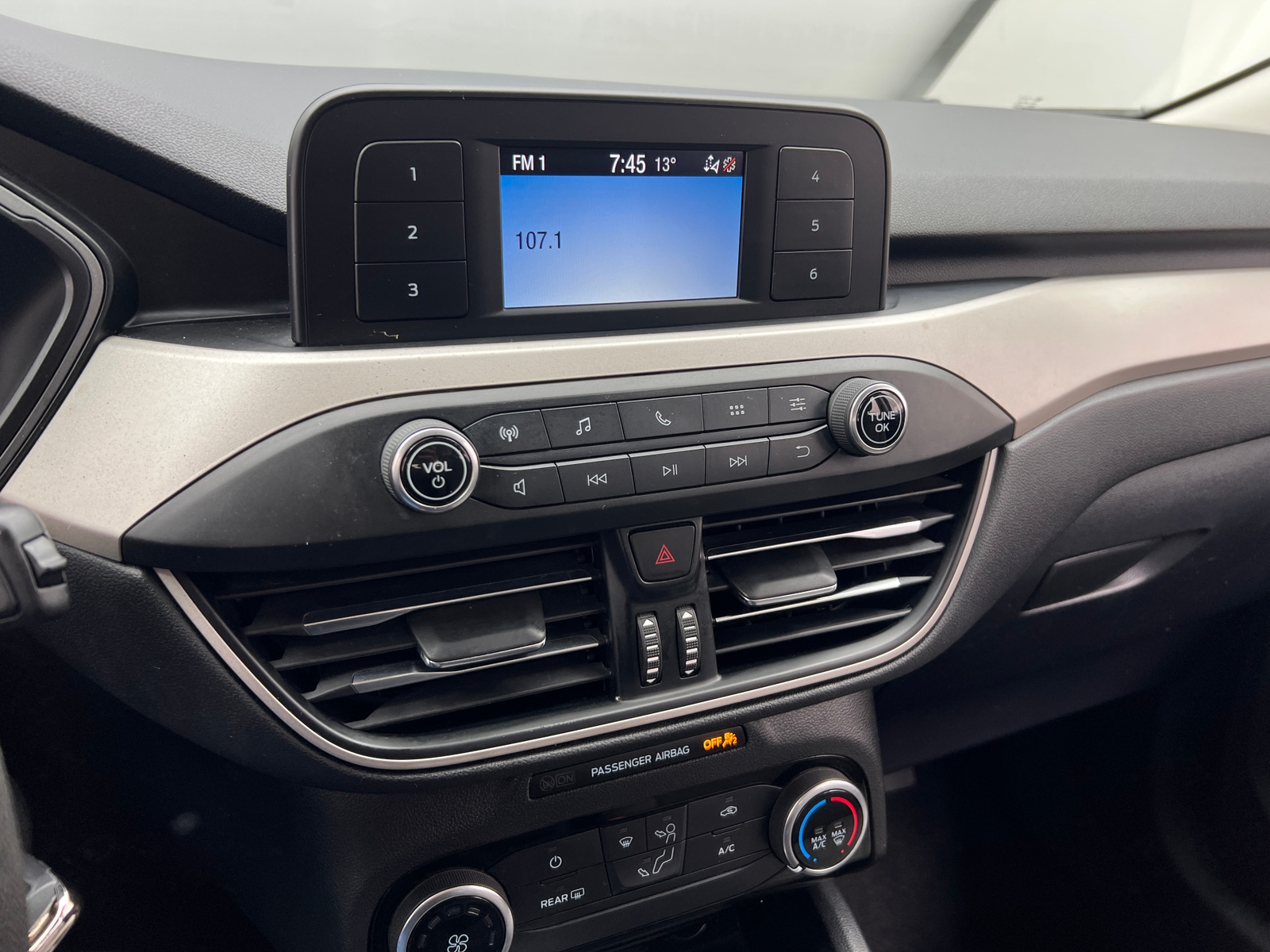 Thumbnail: 2021 Ford Escape - 4