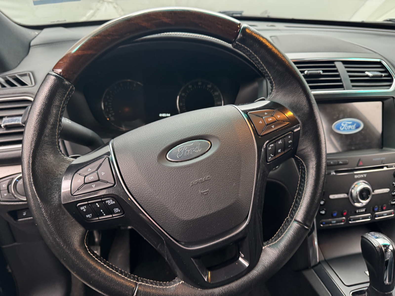 Thumbnail: 2017 Ford Explorer - 4