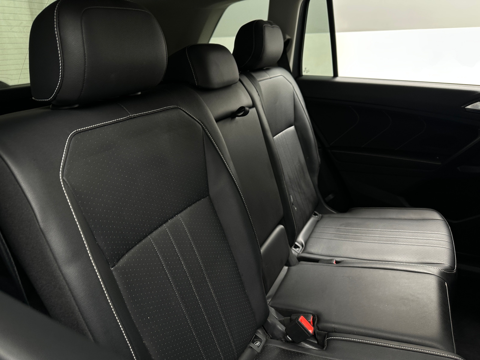 Thumbnail: 2022 Volkswagen Tiguan - 5