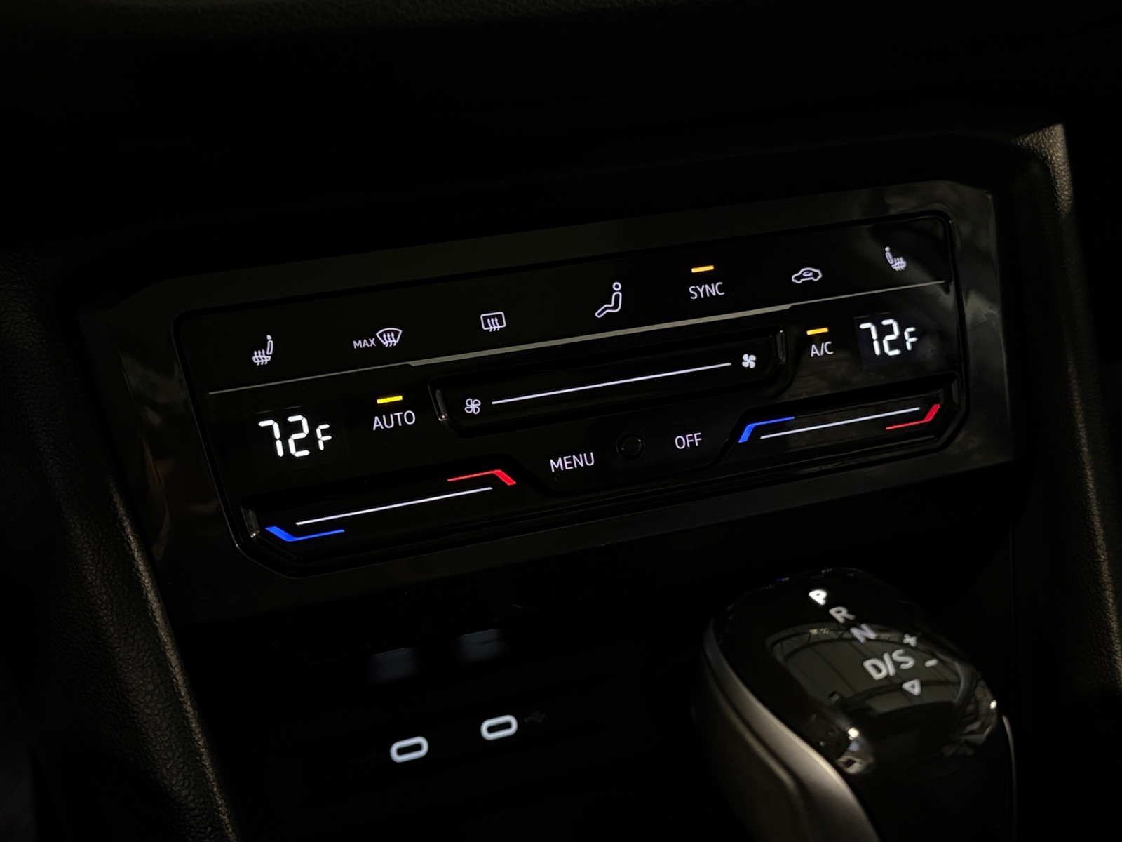 Thumbnail: 2022 Volkswagen Tiguan - 3