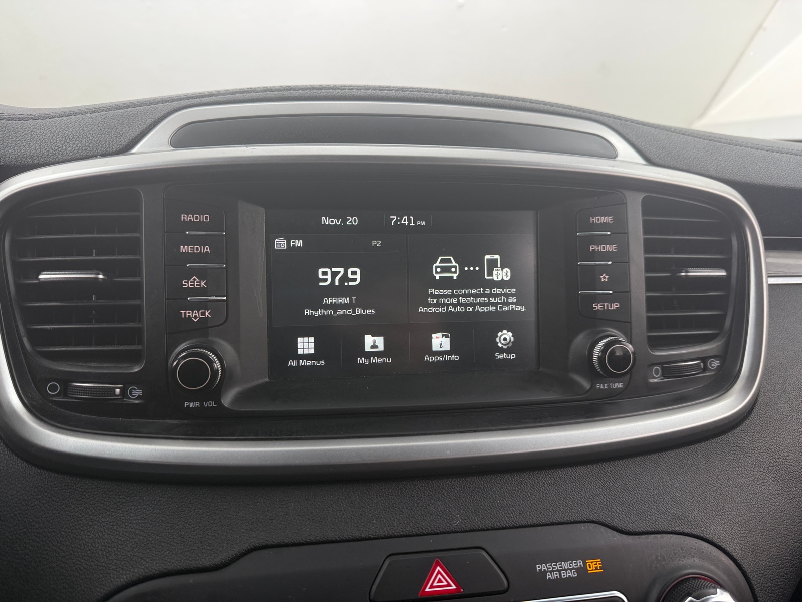 Thumbnail: 2020 Kia Sorento - 4