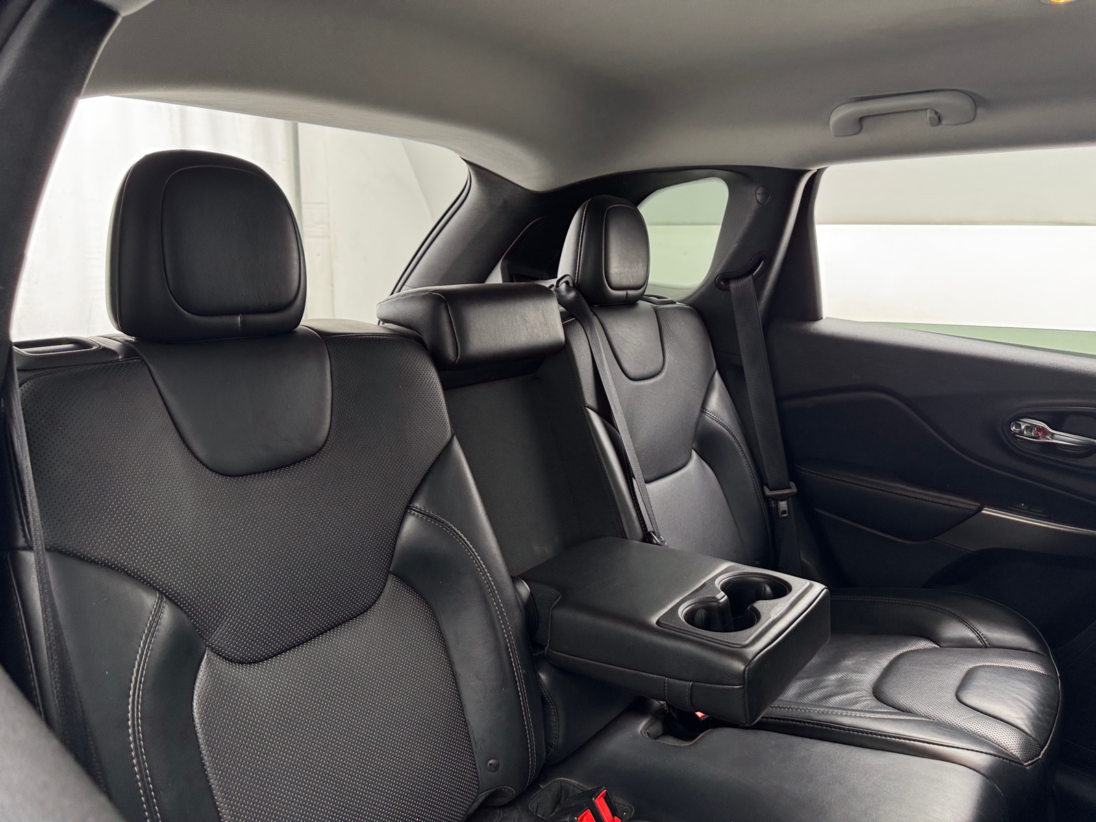 Thumbnail: 2019 Jeep Cherokee - 5