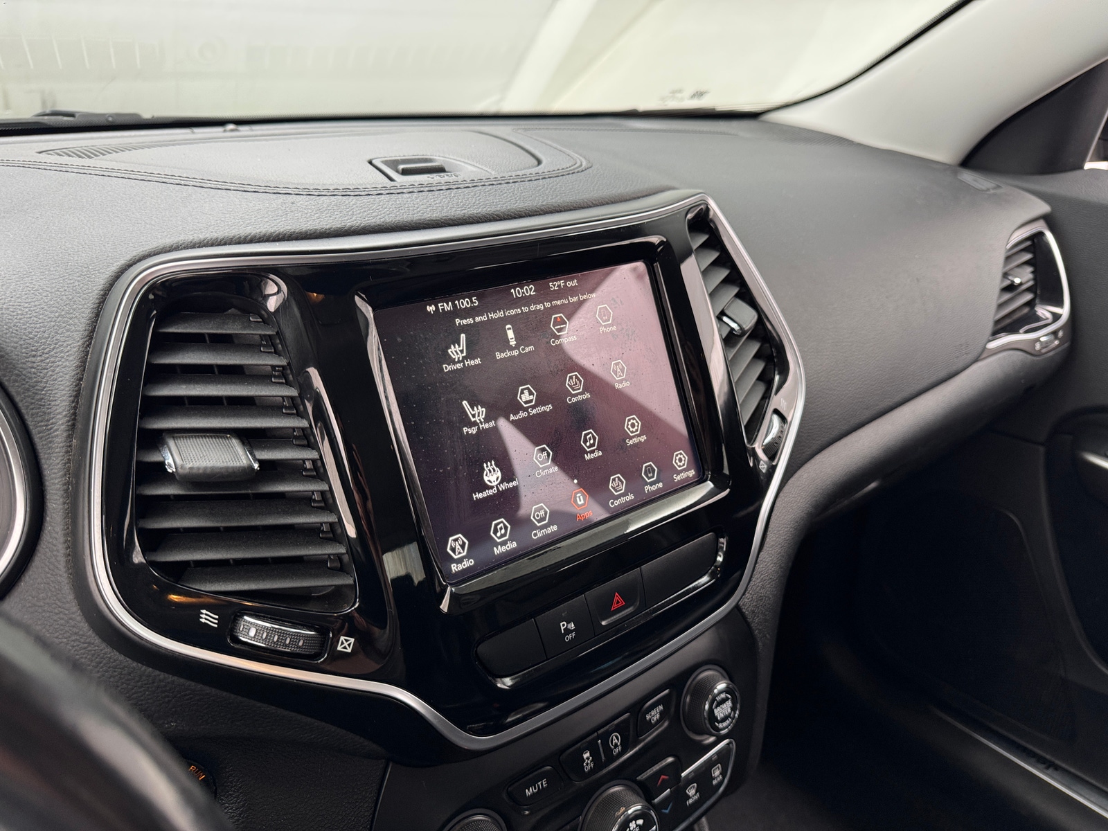 Thumbnail: 2019 Jeep Cherokee - 3