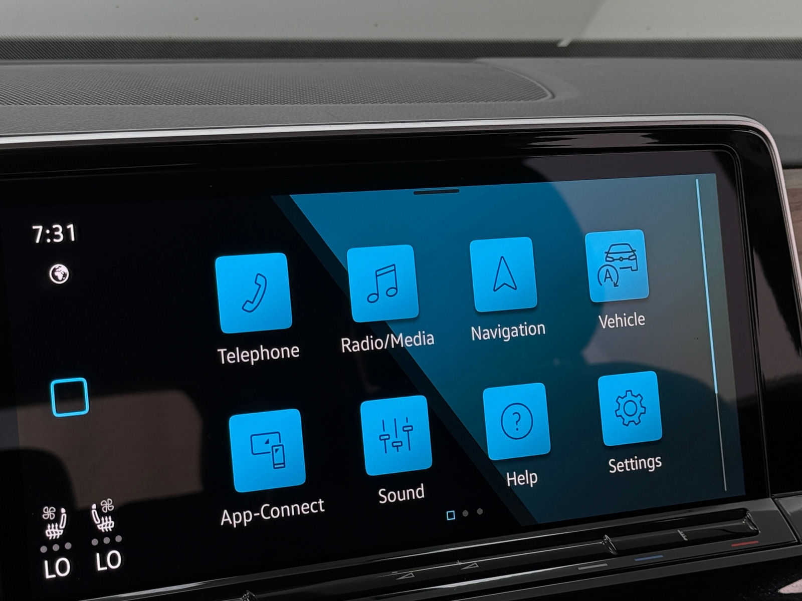 Thumbnail: 2024 Volkswagen Atlas - 3