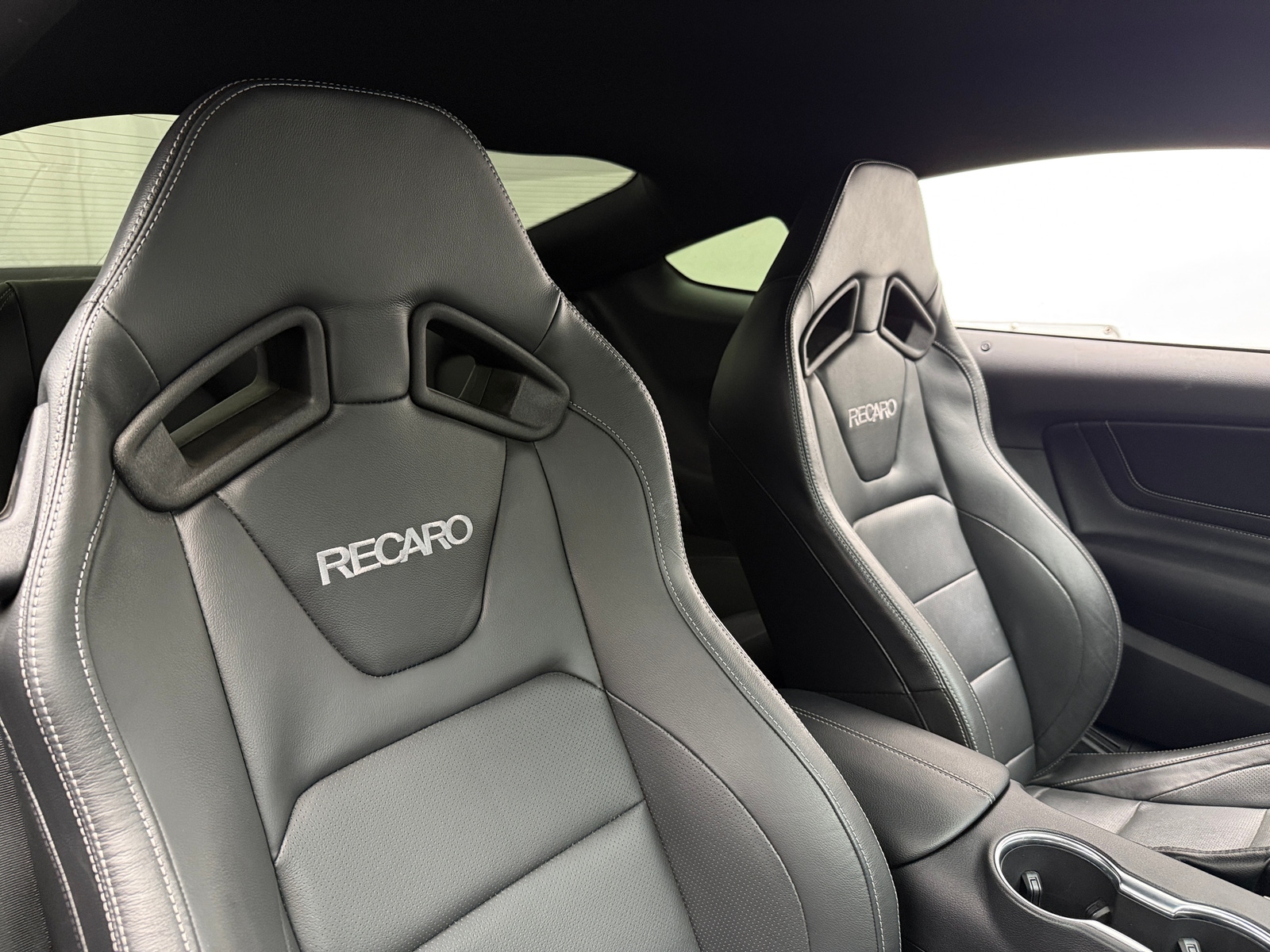 Thumbnail: 2022 Ford Mustang - 2