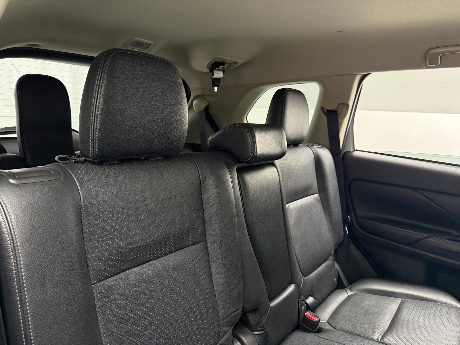 Thumbnail: 2017 Mitsubishi Outlander - 5