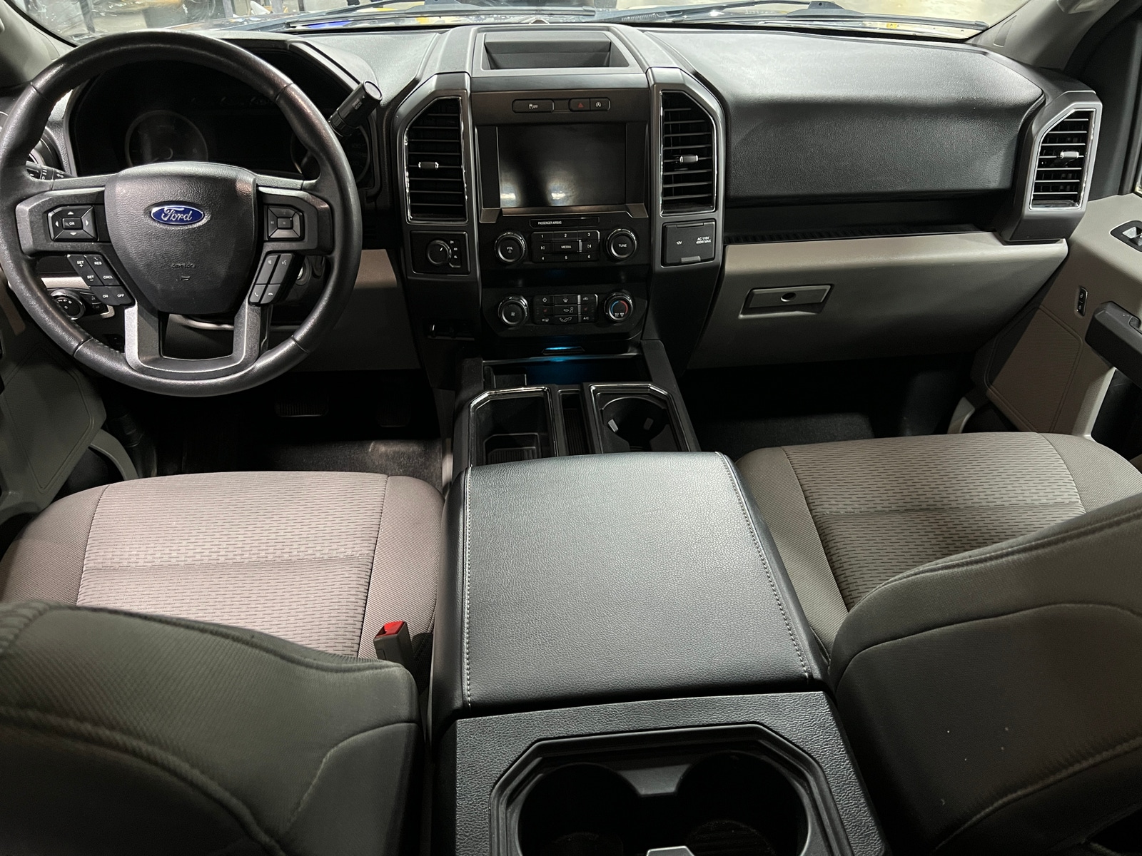 Thumbnail: 2020 Ford Econoline - 3