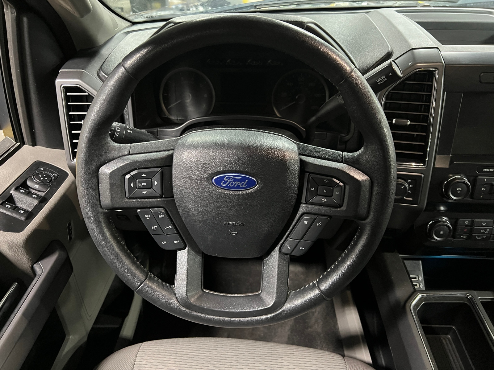 Thumbnail: 2020 Ford Econoline - 5