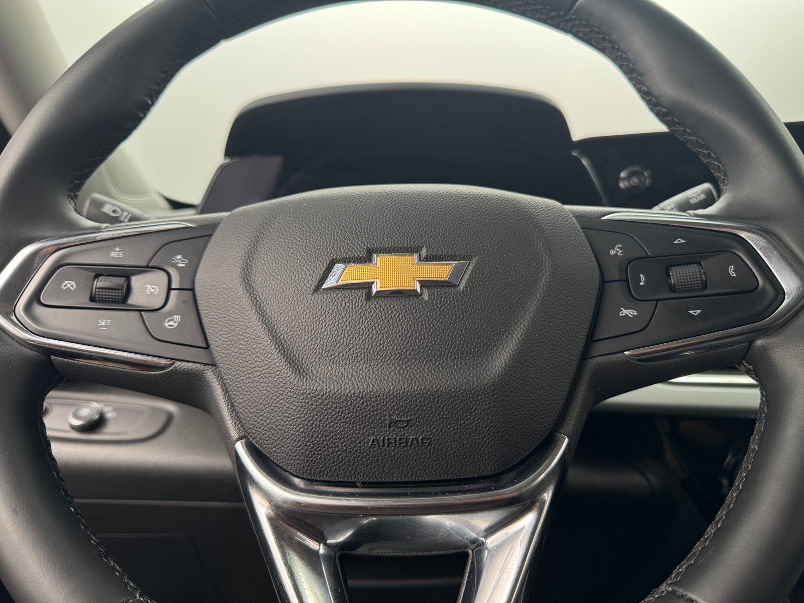 Thumbnail: 2025 Chevrolet Trax - 5